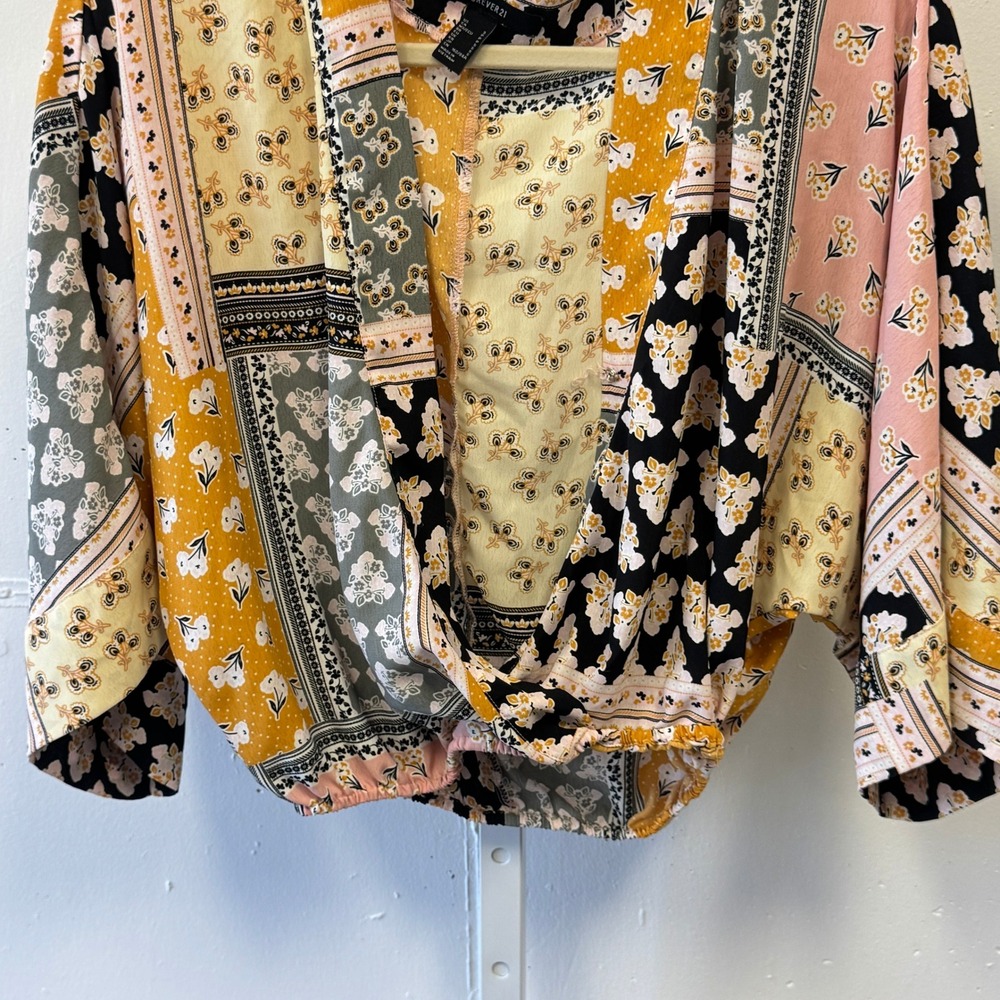 Forever 21 Floral Patchwork Boho Surplice Wrap Top Blouse Small Kimono Sleeve - Picture 4 of 15